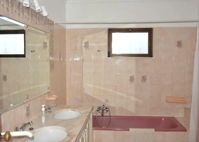 Villa Paraiso - 4 Bedrooms And Pool Albufeira